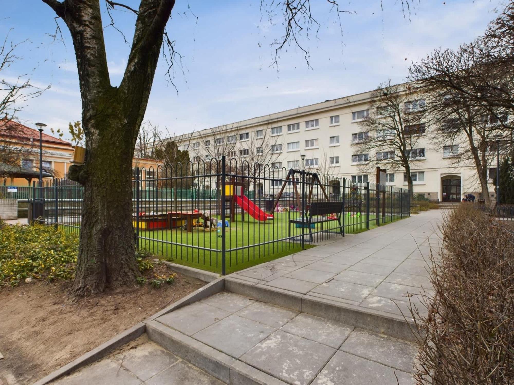 Apartament Modern For Remote Work In The Centre Of By Renters *
